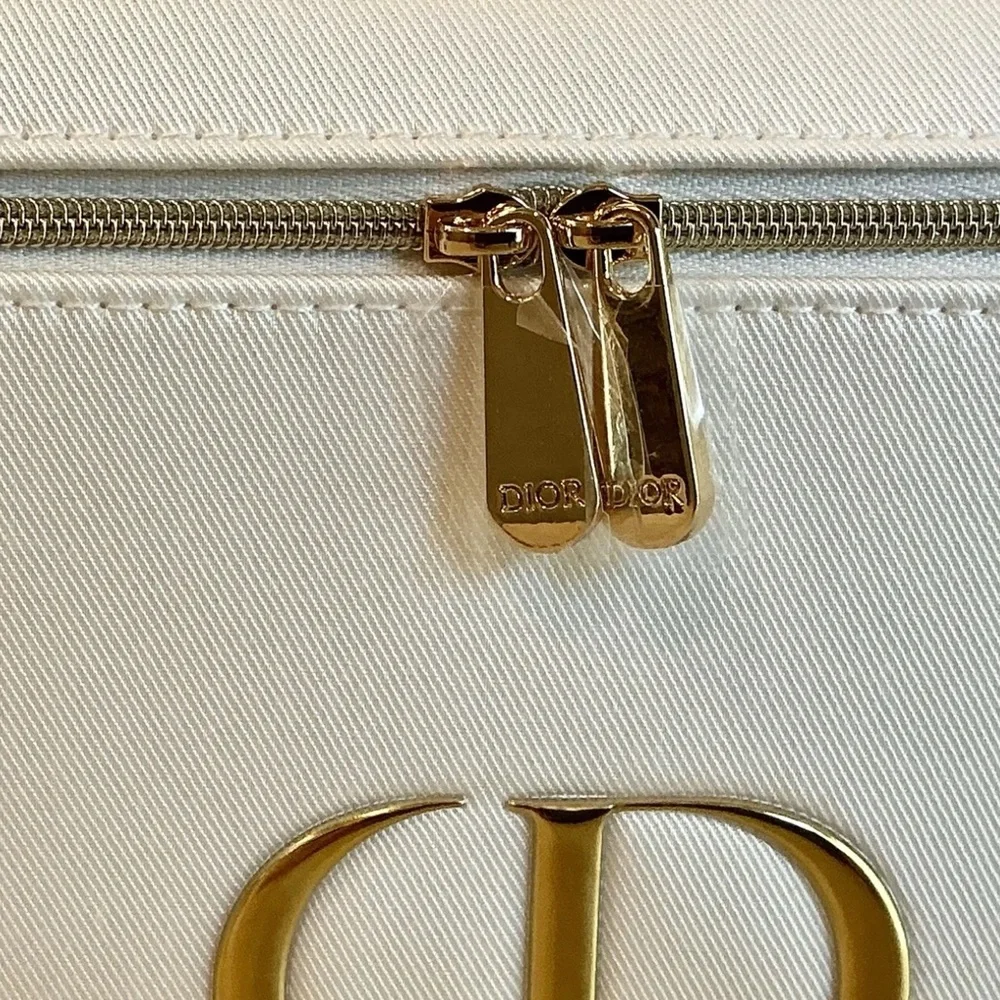 DIOR 2025 IVORY TRAIN CASE New in Dior Gift Box 🎁